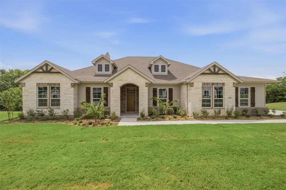 1001 Perrin Lane Van Alstyne, TX 75495