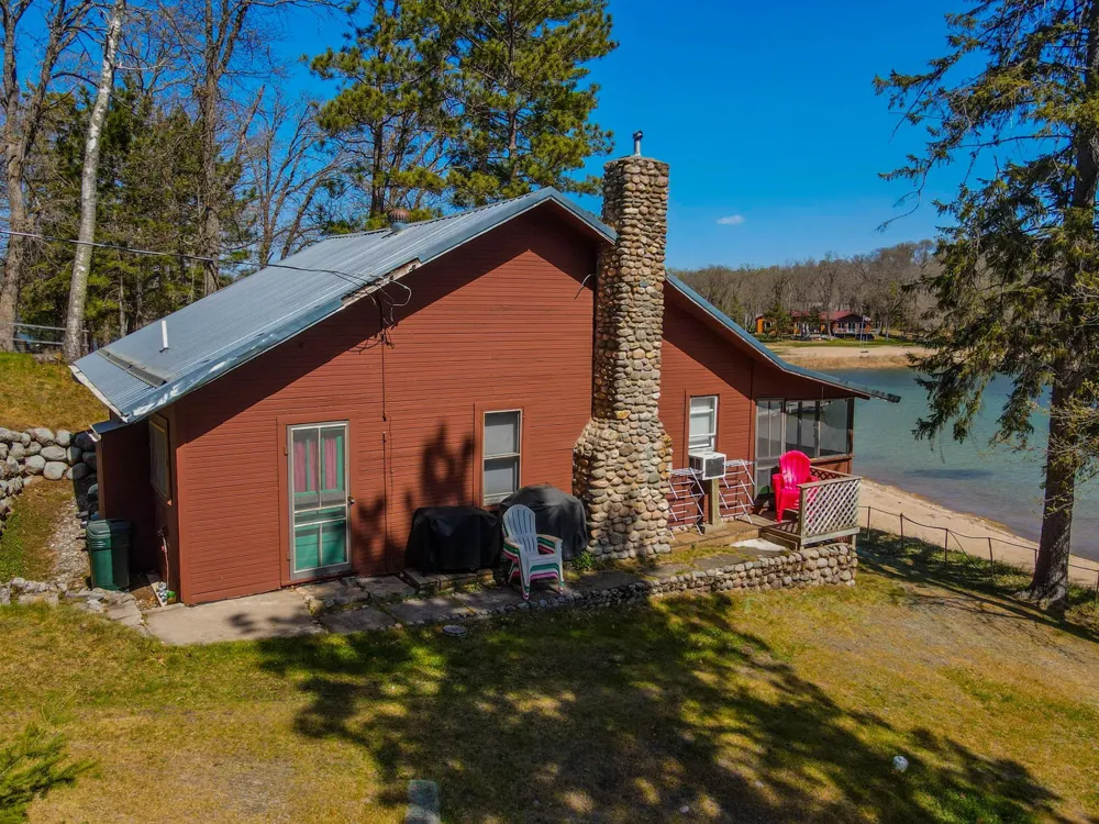 21622 County 80 Nevis, MN 56467
