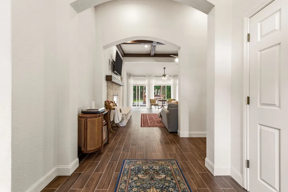 1092 Holly Lane Lewisville, TX 75067