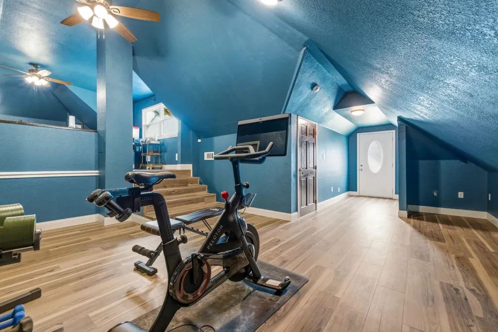 1092 Holly Lane Lewisville, TX 75067