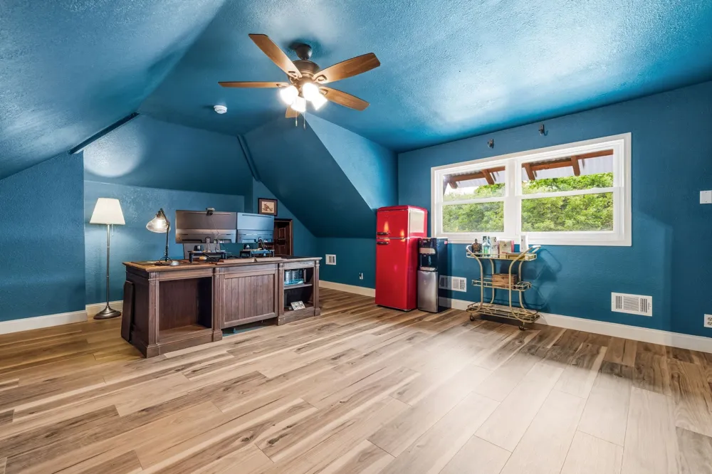 1092 Holly Lane Lewisville, TX 75067