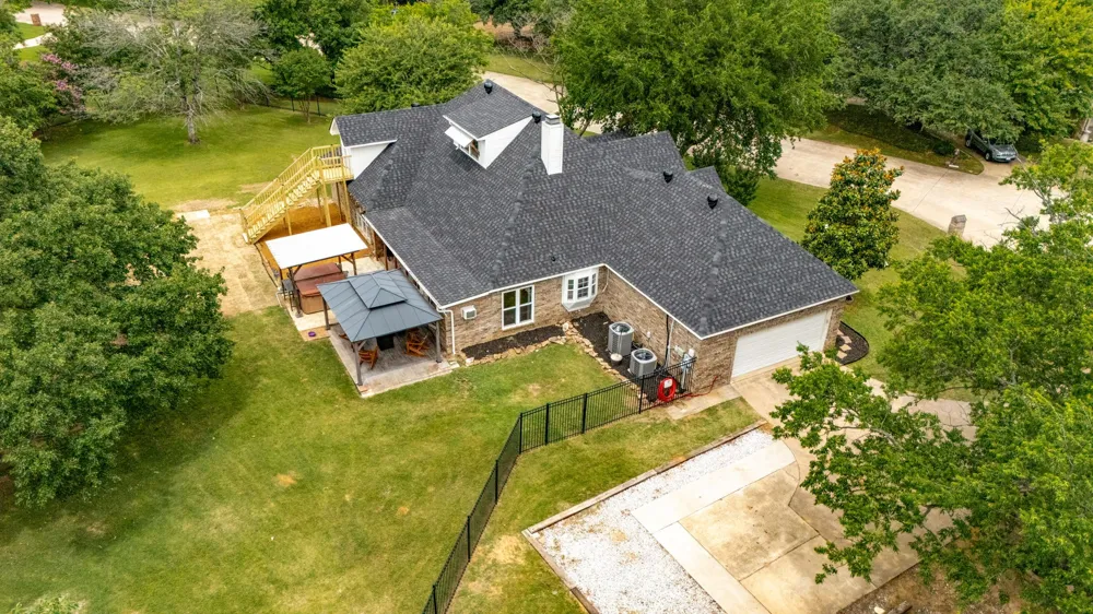 1092 Holly Lane Lewisville, TX 75067