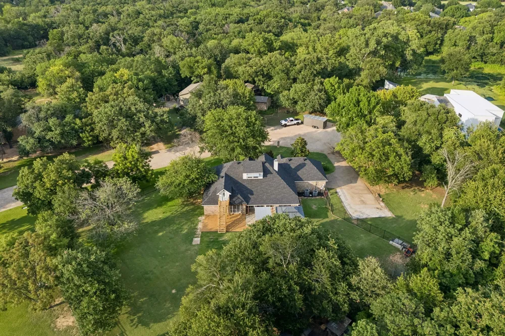 1092 Holly Lane Lewisville, TX 75067