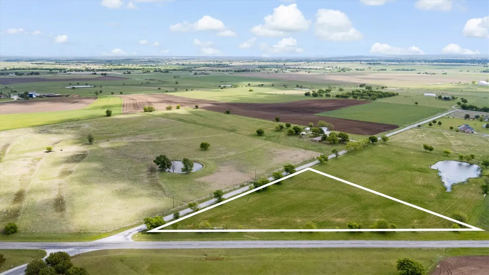 1121 1199 Lindsay, TX 76250
