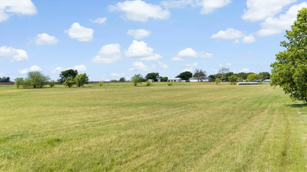 1121 1199 Lindsay, TX 76250