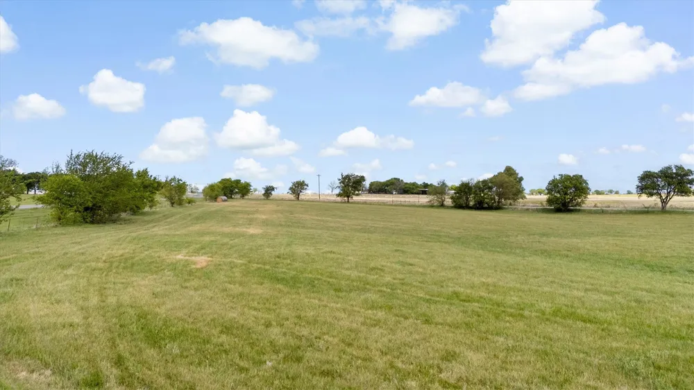 1121 1199 Lindsay, TX 76250