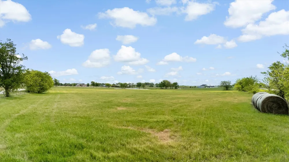 1121 1199 Lindsay, TX 76250