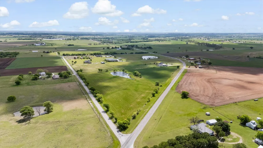1121 1199 Lindsay, TX 76250