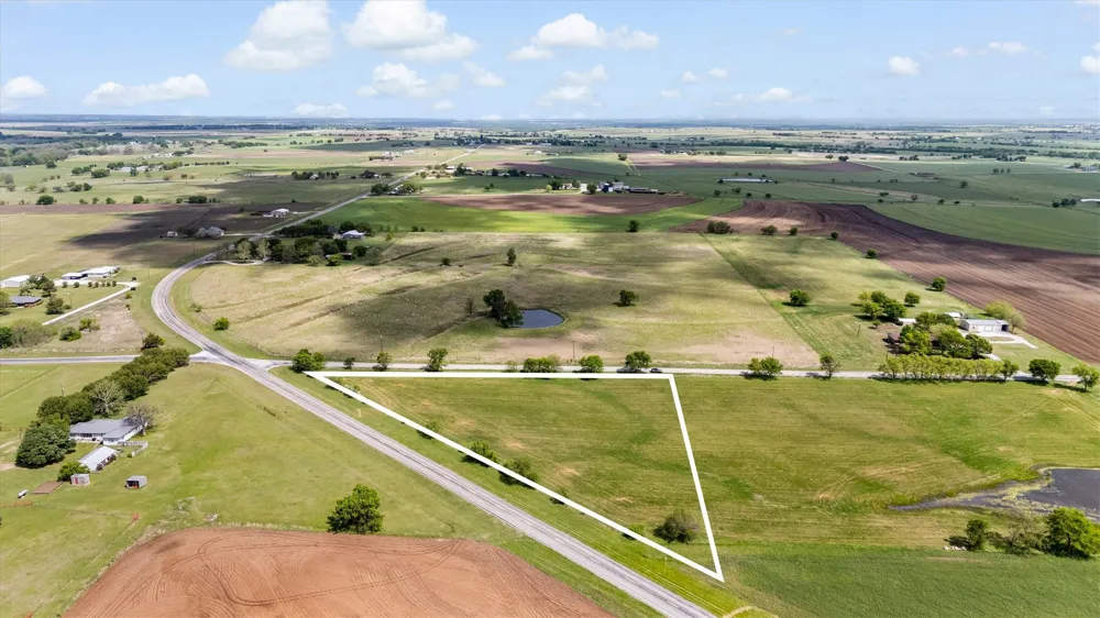 1121 1199 Lindsay, TX 76250