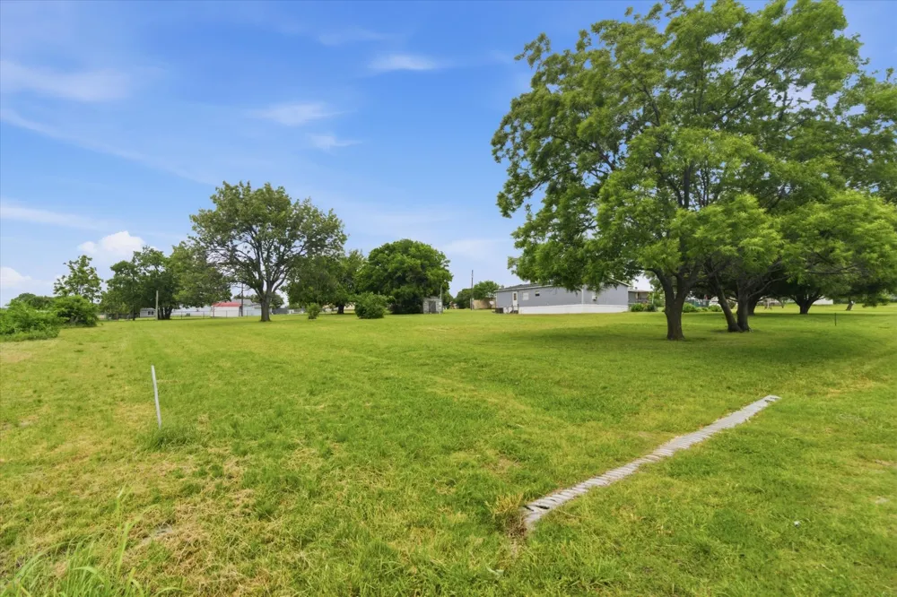 507 Deer Run Southmayd, TX 75092