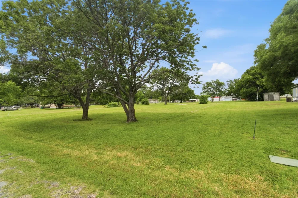 507 Deer Run Southmayd, TX 75092