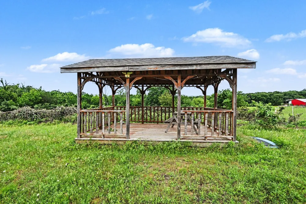 13270 Liberty School Road Azle, TX 76020