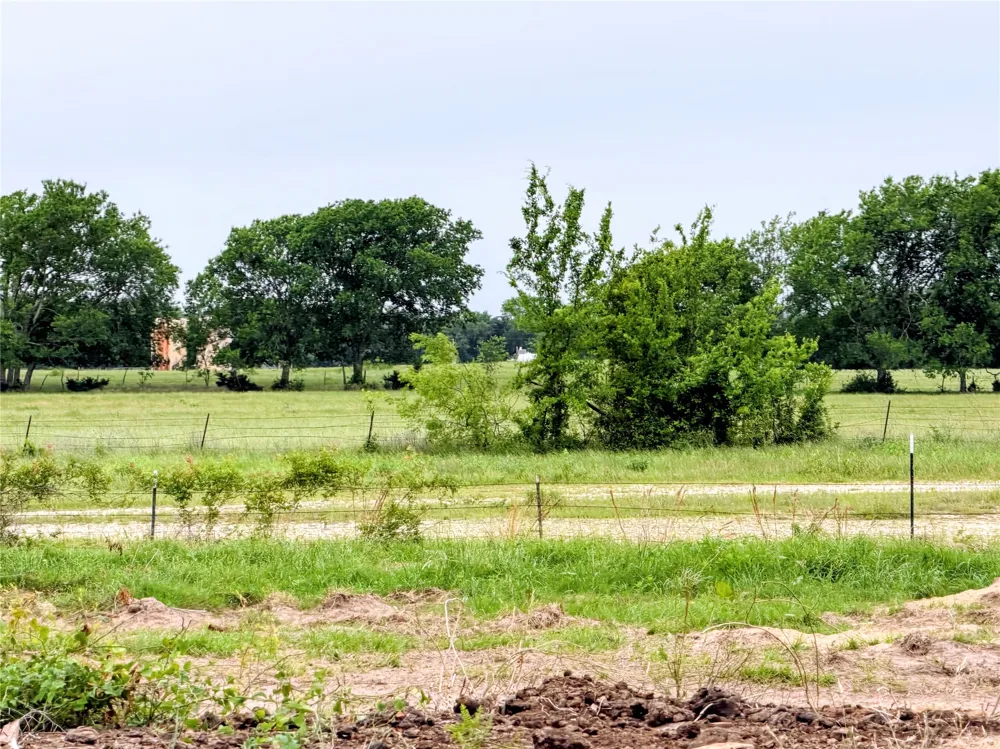 35 FM 1512 Donie, TX 75838