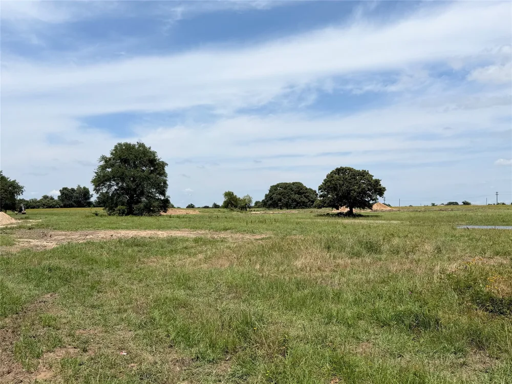35 FM 1512 Donie, TX 75838