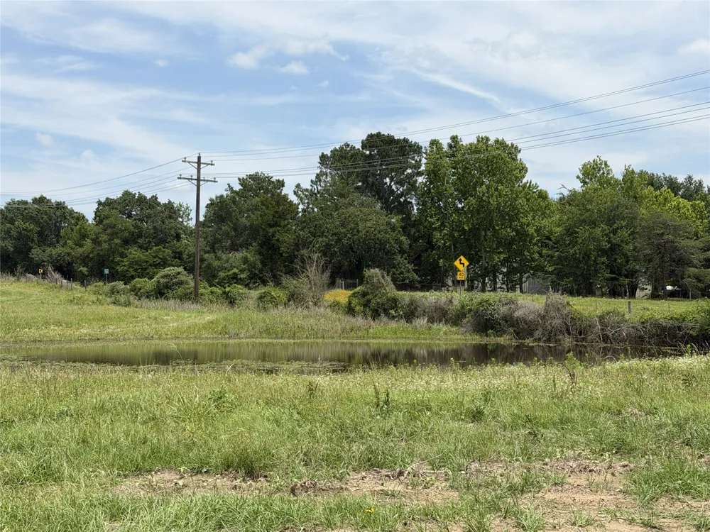 35 FM 1512 Donie, TX 75838