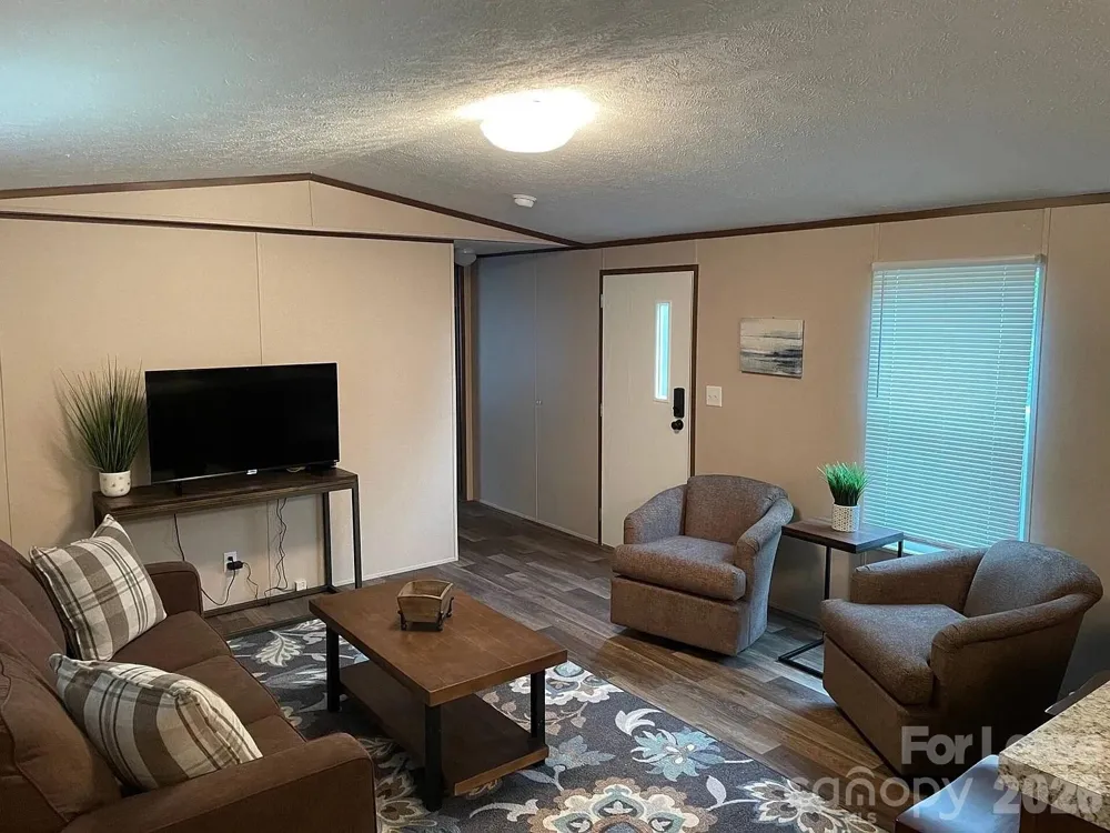 3298 Pea Ridge Road Mill Spring, NC 28756