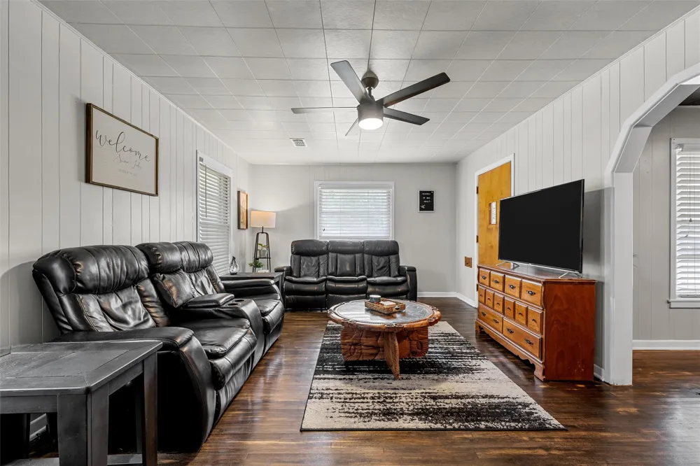 809 E Limestone Avenue Mart, TX 76664