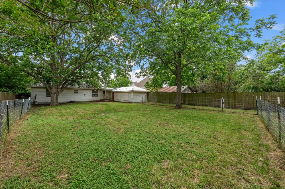 809 E Limestone Avenue Mart, TX 76664