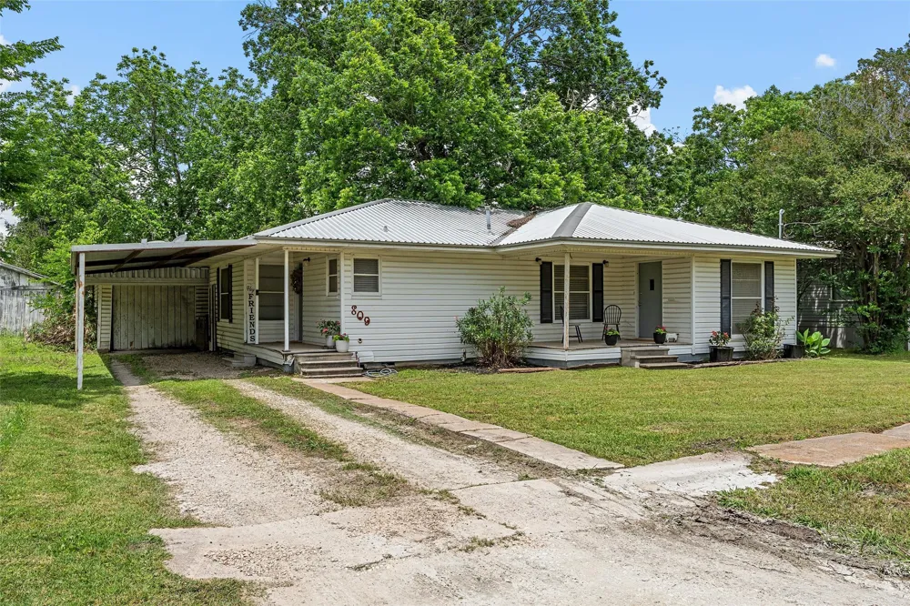 809 E Limestone Avenue Mart, TX 76664