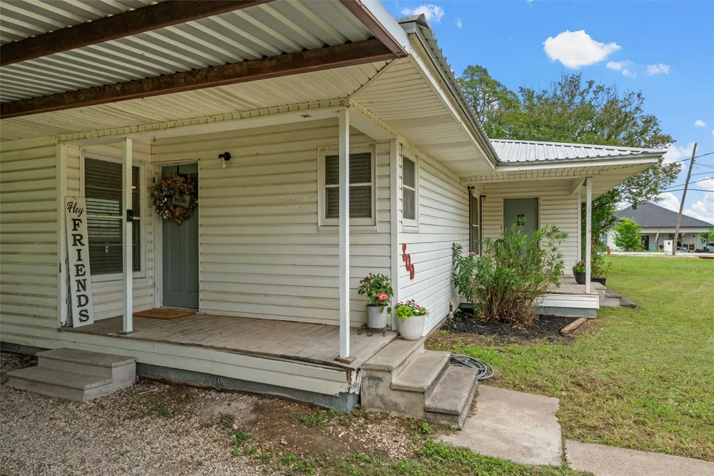 809 E Limestone Avenue Mart, TX 76664