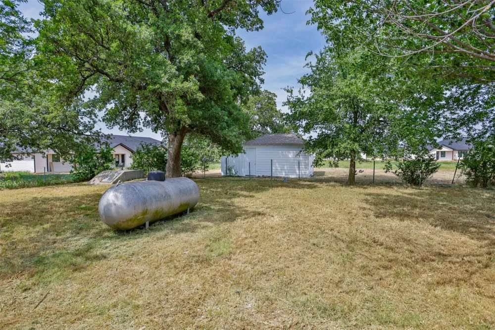 65 Kirby Street Callisburg, TX 76240