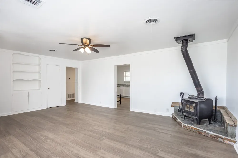 65 Kirby Street Callisburg, TX 76240
