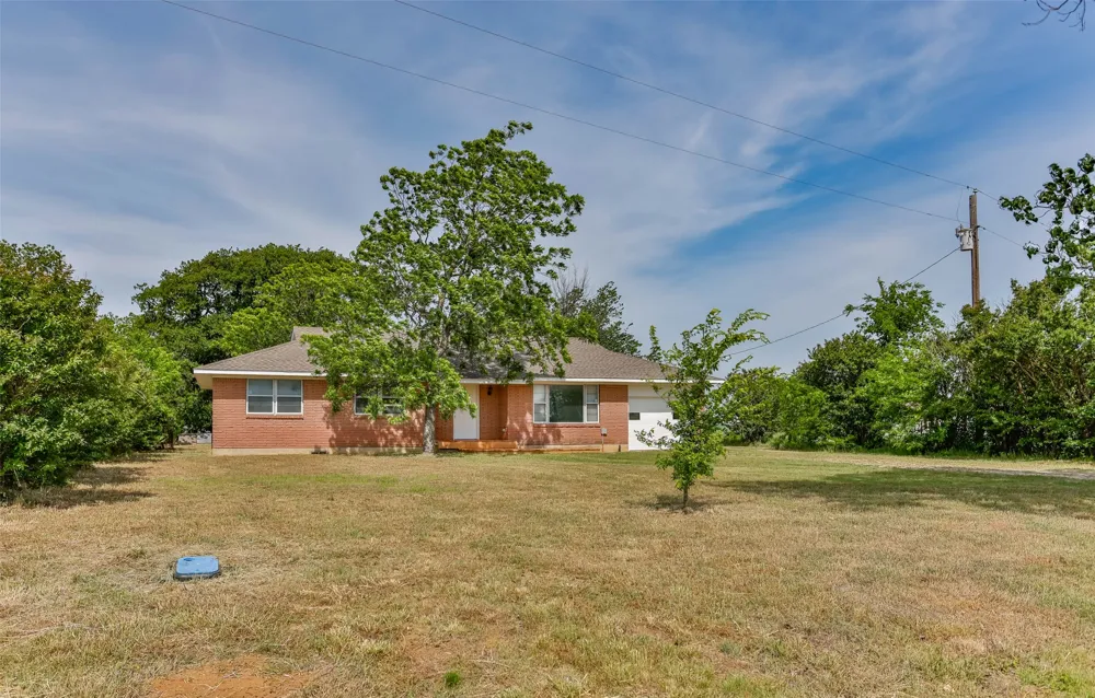 65 Kirby Street Callisburg, TX 76240