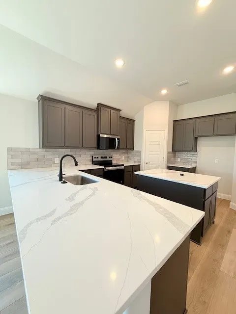 2421 Stardust Trail Venus, TX 76009