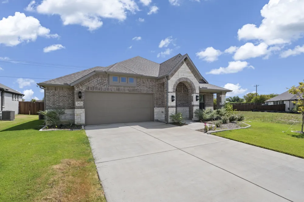 2421 Stardust Trail Venus, TX 76009