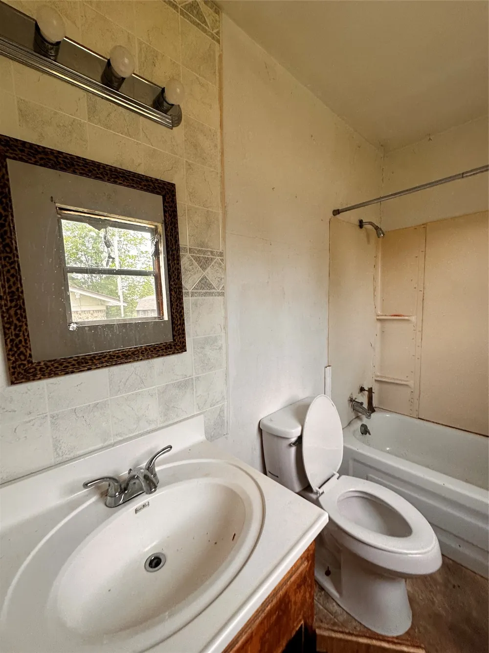 105 Caddo Naples, TX 75568