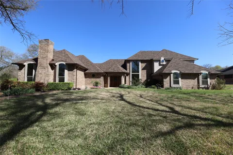 907 Red Oak Creek Drive