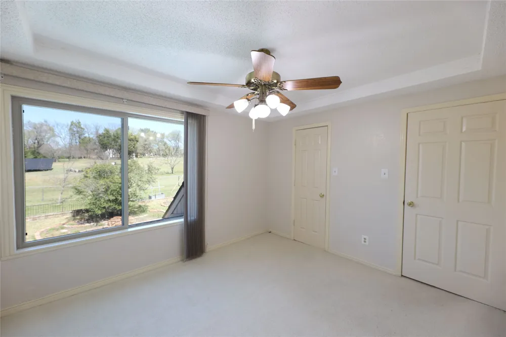 907 Red Oak Creek Drive Ovilla, TX 75154