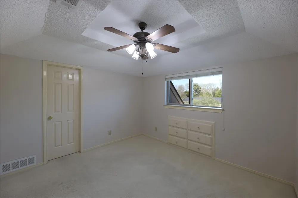 907 Red Oak Creek Drive Ovilla, TX 75154