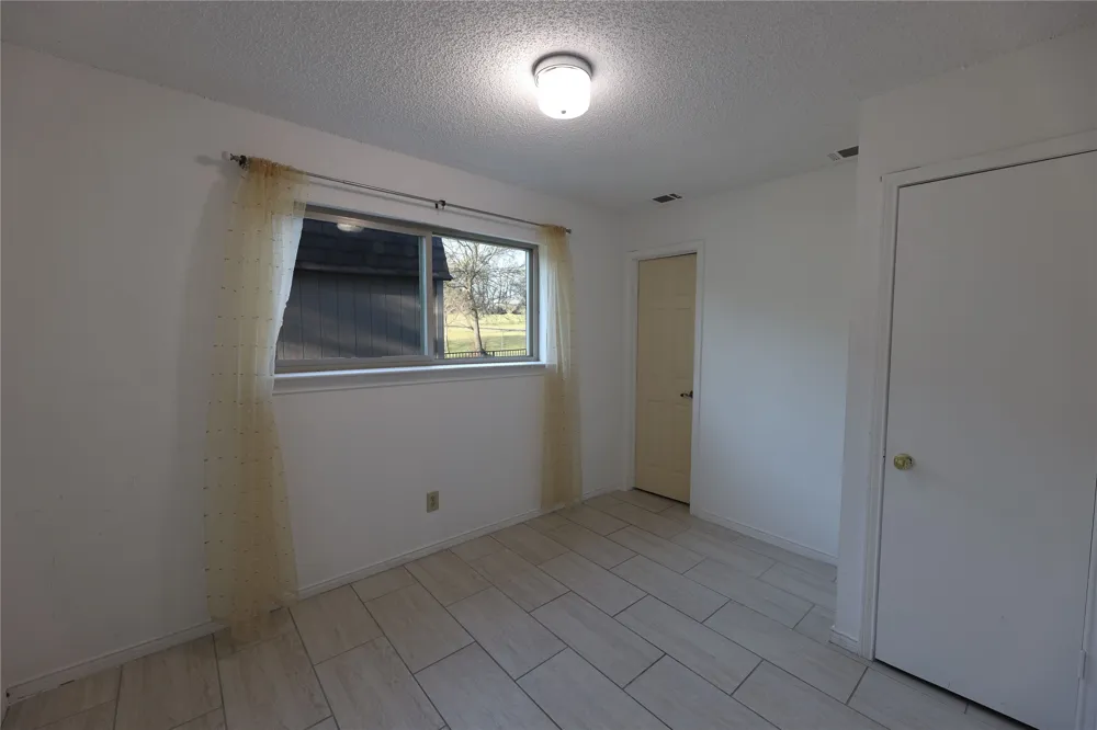 907 Red Oak Creek Drive Ovilla, TX 75154