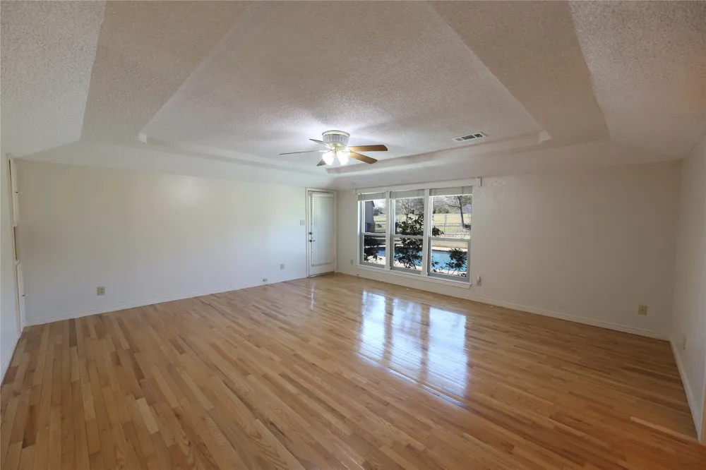 907 Red Oak Creek Drive Ovilla, TX 75154