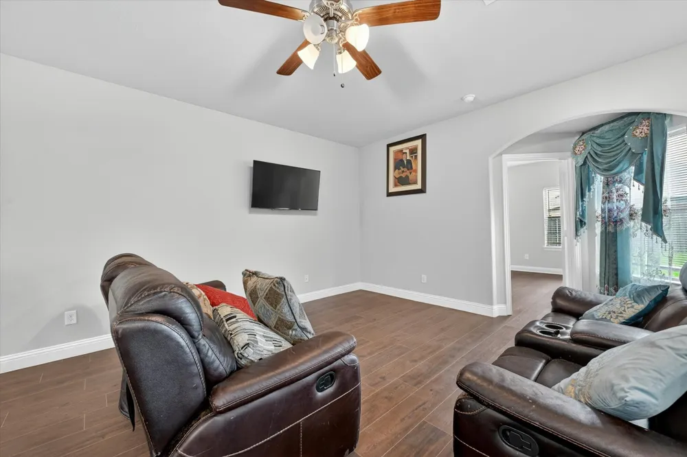7815 Cottonwood Drive Greenville, TX 75402