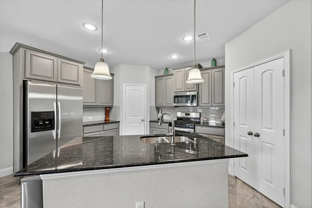 7815 Cottonwood Drive Greenville, TX 75402