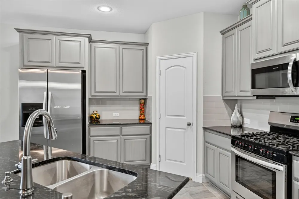7815 Cottonwood Drive Greenville, TX 75402