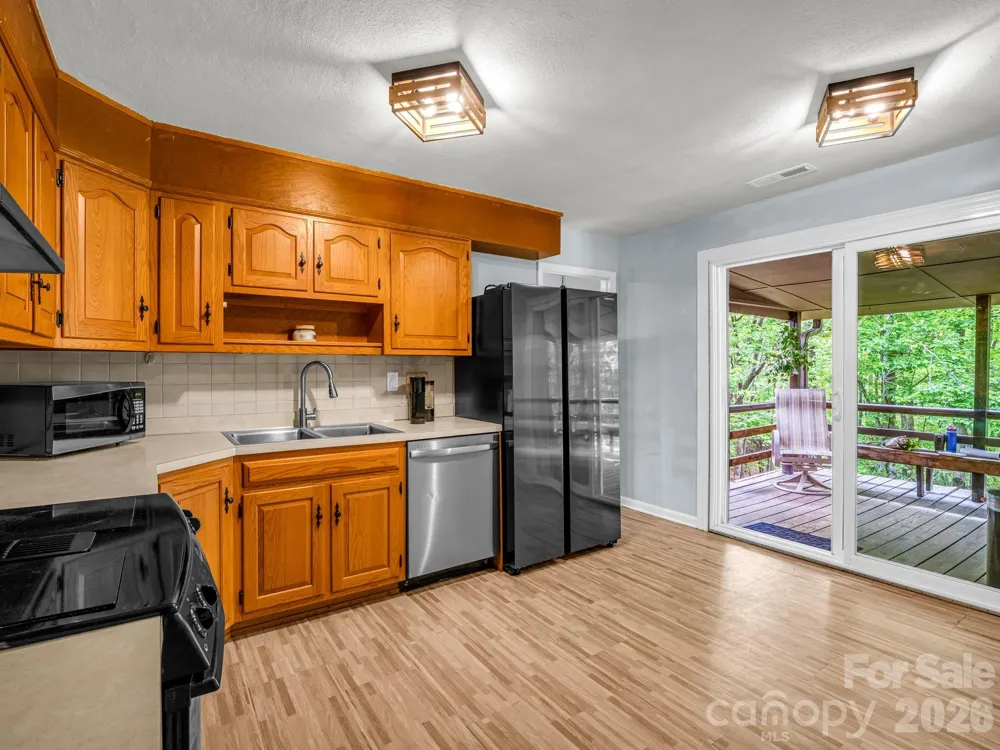 92 Greenwood Acres Drive Mills River, NC 28759