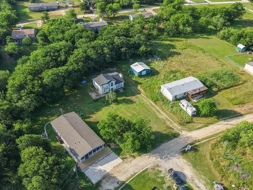 134 County Road 3048 Corsicana, TX 75109