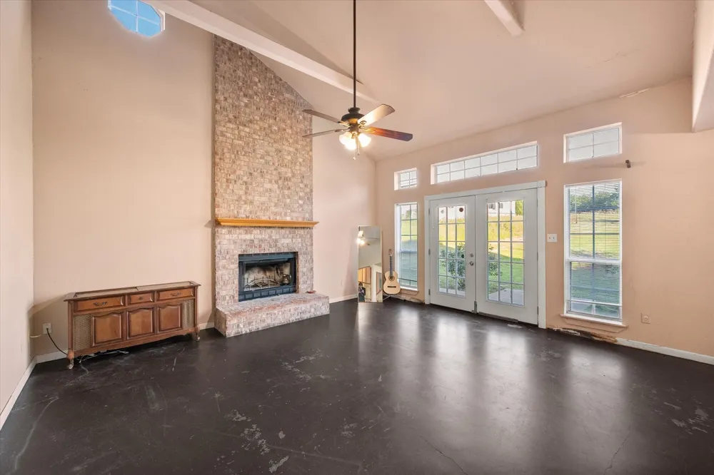 134 County Road 3048 Corsicana, TX 75109