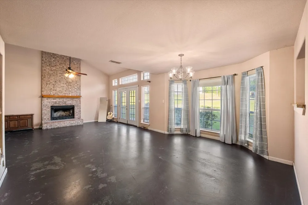 134 County Road 3048 Corsicana, TX 75109