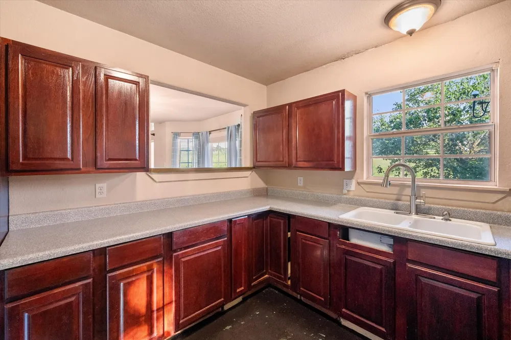 134 County Road 3048 Corsicana, TX 75109