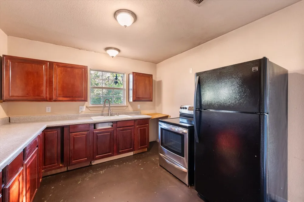 134 County Road 3048 Corsicana, TX 75109