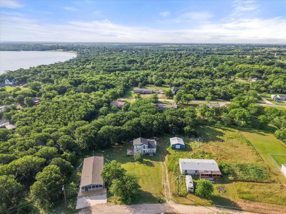134 County Road 3048 Corsicana, TX 75109