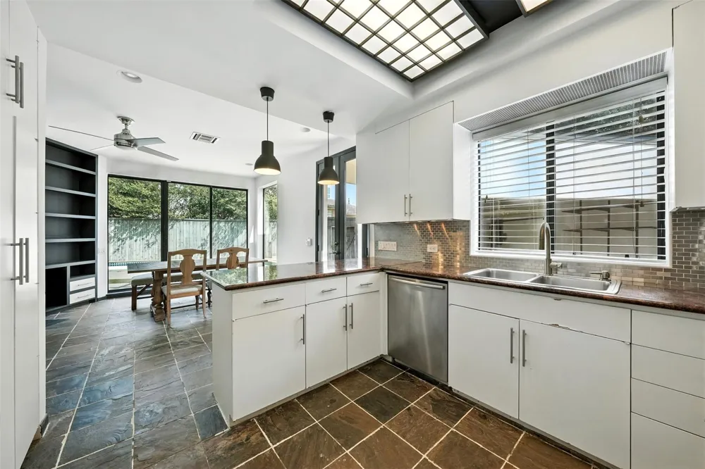 2019 Mcclendon Street Houston, TX 77030