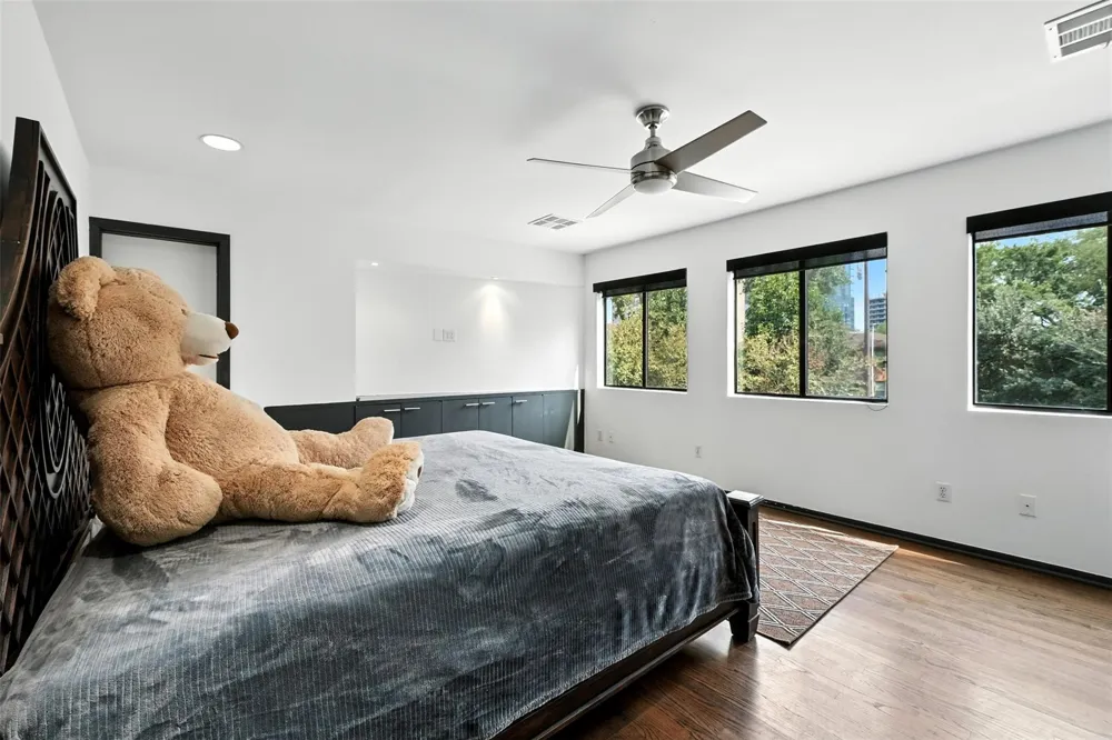 2019 Mcclendon Street Houston, TX 77030