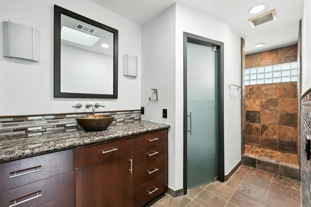 2019 Mcclendon Street Houston, TX 77030