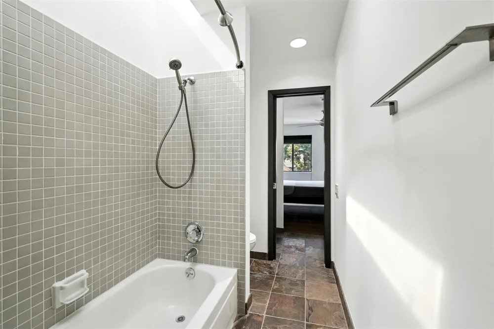 2019 Mcclendon Street Houston, TX 77030