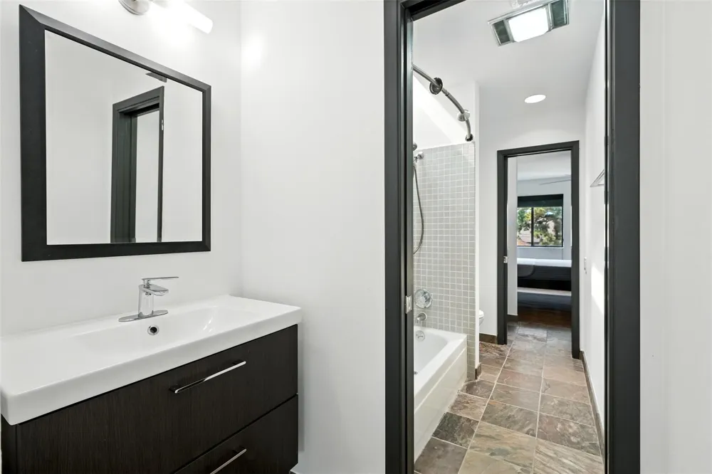 2019 Mcclendon Street Houston, TX 77030